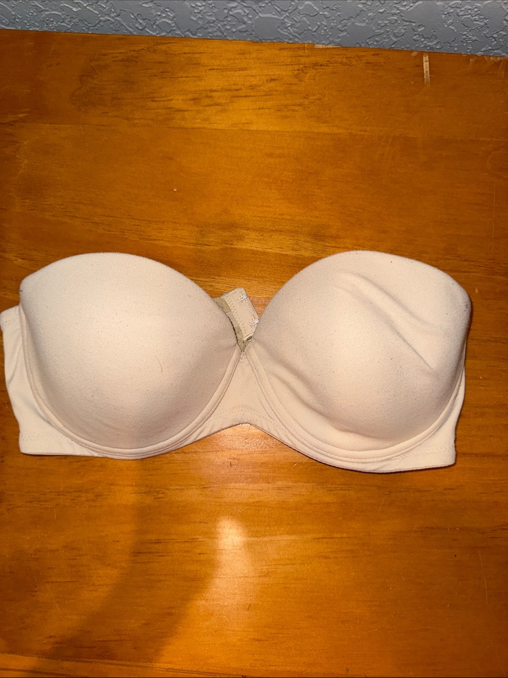 Victoria's Secret Strapless Bandeau Bra in Cream